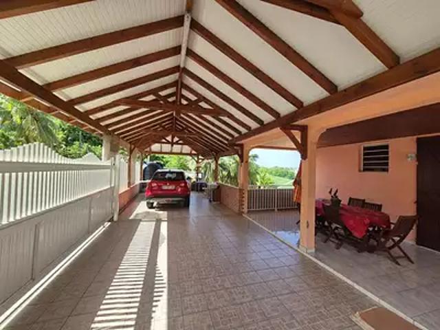 Ducos 97224 Achat / Vente maison 7 pièces t7 jardin terrasse
