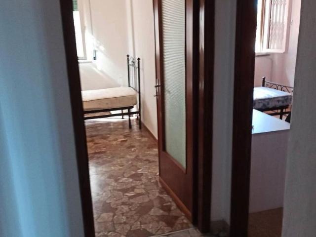 Due camere con letto matrimoniale per studenti