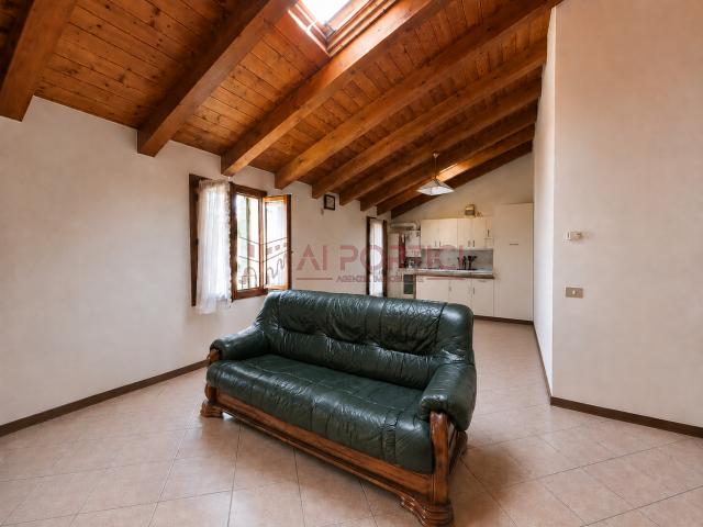 DUE CAMERE TRAVATO A VISTA