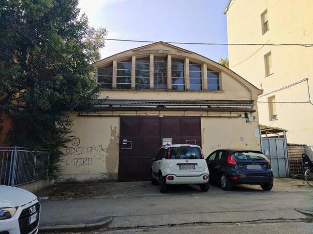 Due Capannoni uso artigianale