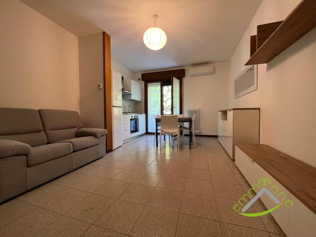 DUE LOCALI CON GARAGE