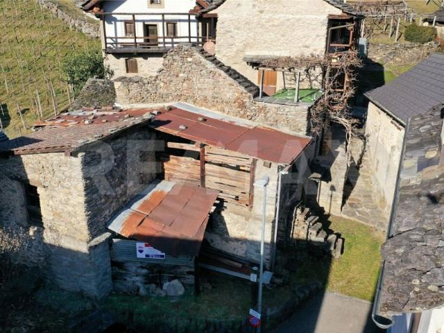 Due rustici nel nucleo