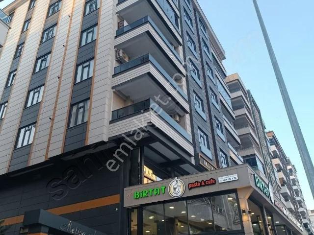 Dugukent Sultan Fatih Mehmet Caddesi 4+1 Satılık Arakat Daire