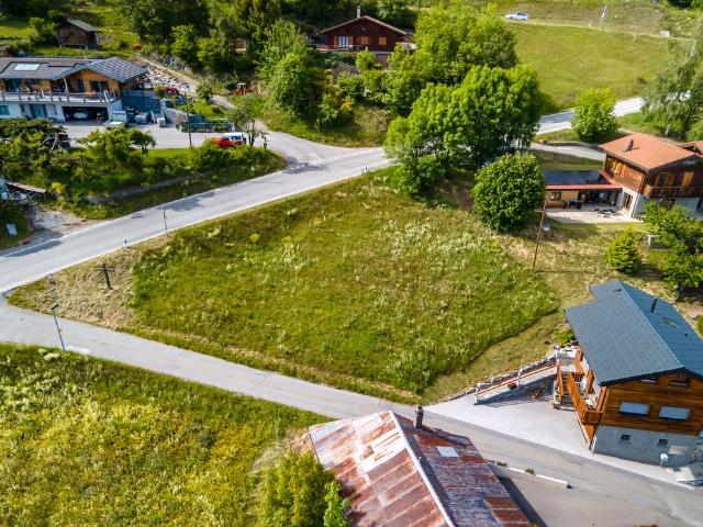 Dugny Leytron, Grundstück 612 m² mit außergewöhnlicher Lage