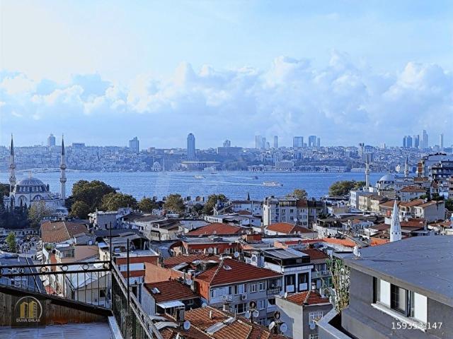 DUHADAN ÜSKÜDAR MERKEZDE DENİZ MANZARALI SIFIR ASANSÖRLÜ 2+2