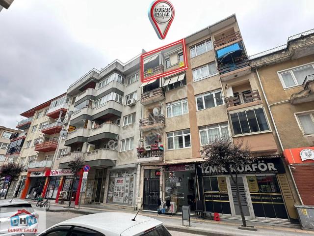 Duhan Emlaktan Merkezde İsmet Acar Caddesin'de Kiralık 2+1 Daire