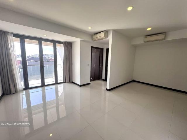 Duku Place D15, Condominium