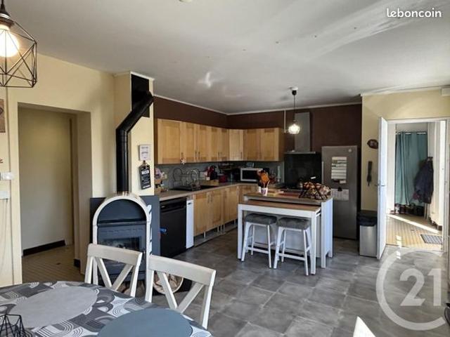 Duplex/Triplex 6 pièces 137 m²
