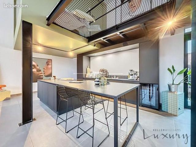 Duplex/Triplex 7 pièces 232 m²