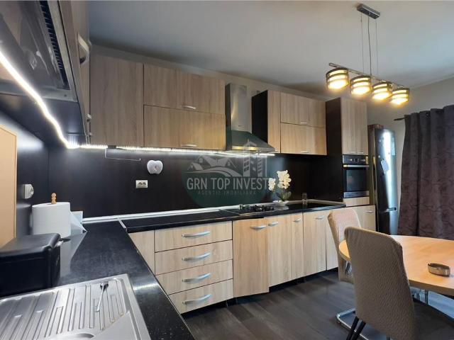 Duplex 3 camere curte de 245 mp zona Selimbar