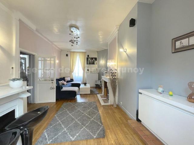 MAGNIFIQUE DUPLEX 110 M2 AVEC 3 CHAMBRES EN HYPER CENTRE VIL