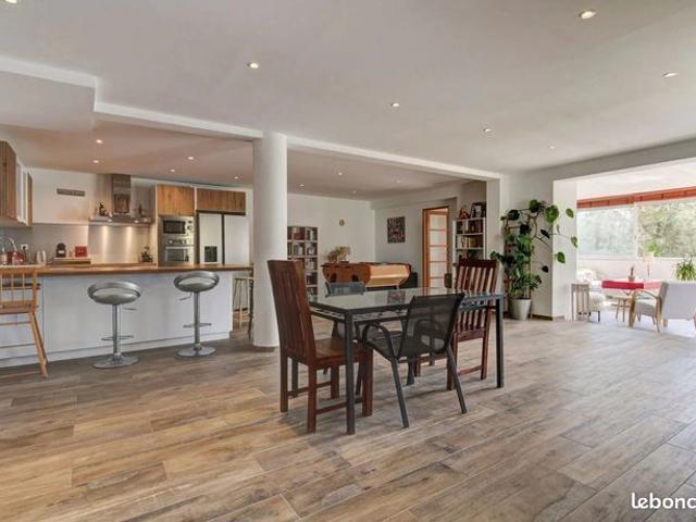 Duplex 3 pièces 140 m²