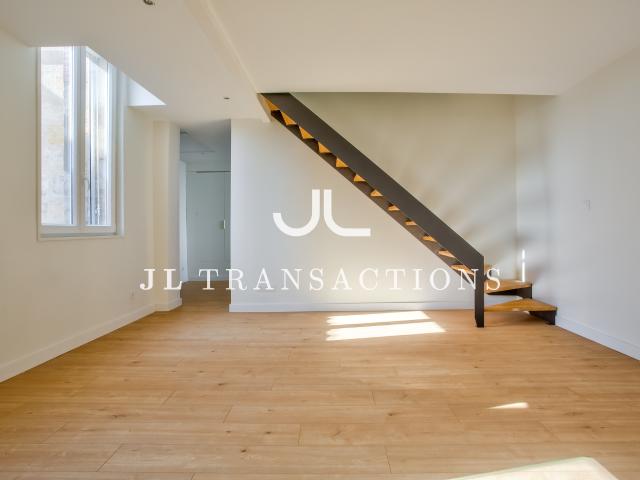 Duplex 3 pièces entièrement rénové Quartier des Chartrons