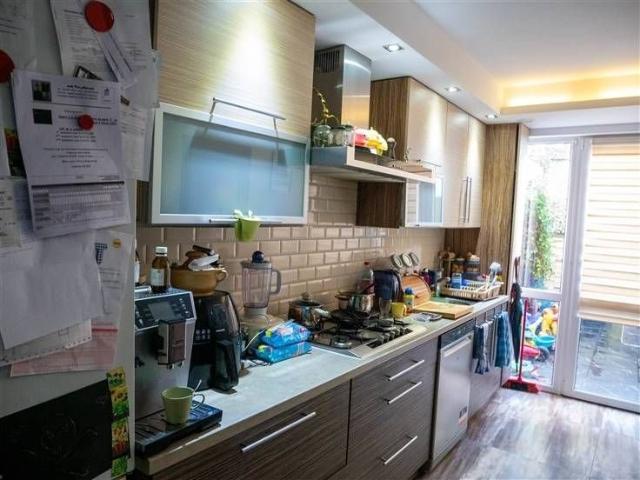 Duplex 1 chambre + bureau et cour !
