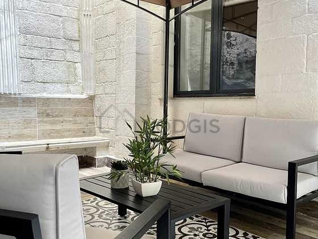 Duplex 2 chambres meublé avec terrasse Nord Ouest de Lyon