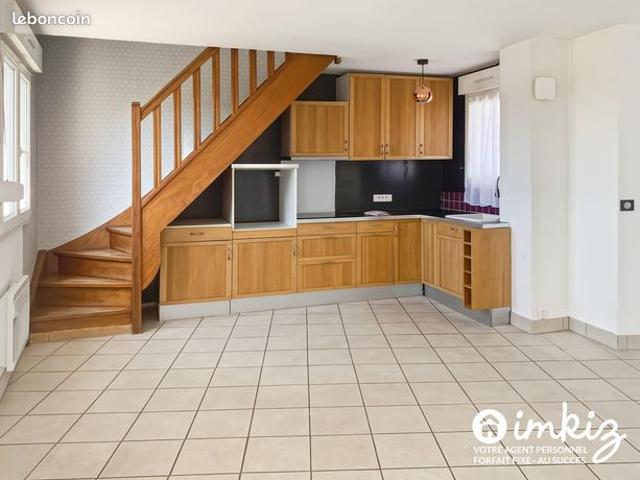 Duplex 2 pièces avec balcon, cave et parking