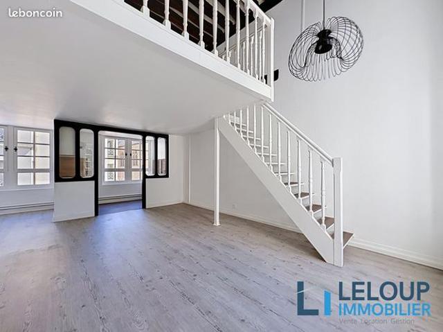 Duplex 2 pièces de 55 m² avec parking privatif Hôtel de Ville / Abbatiale Saint Ouen