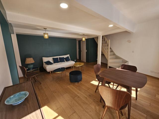 Duplex 2 pièces meublé en centre ville avec terrasse de toit