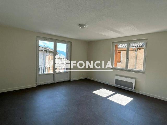 DUPLEX