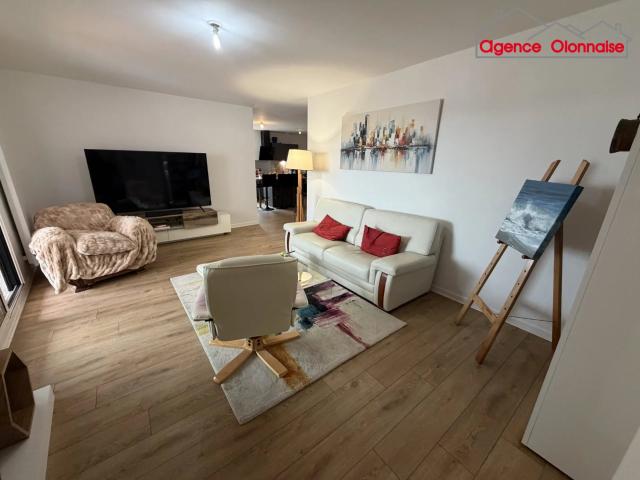 DUPLEX