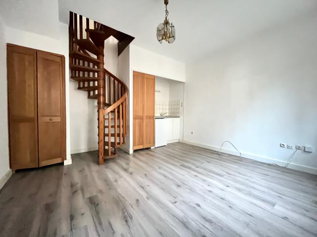 DUPLEX 39M HYPERCENTRE METZ RUE DES CLERCS