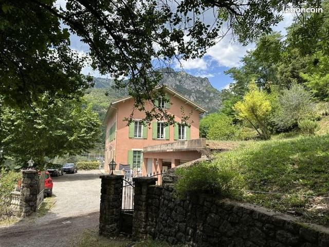 Duplex 7 pièces 192 m²
