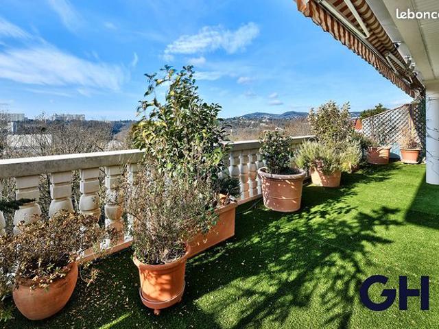 Duplex 7 pièces 209 m²