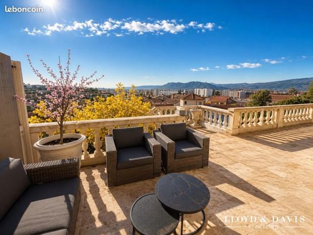 Duplex 7 pièces 236 m²