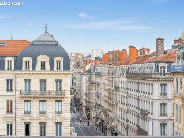 Duplex 7 pièces 242 m²