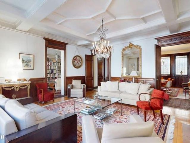 Duplex 7 pièces 256 m²