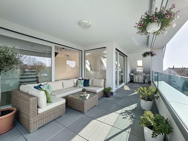 Duplex 4.5 Zimmer im obersten Stockwerk mit Blick auf den Genfersee, die Alpen und die Weinberge