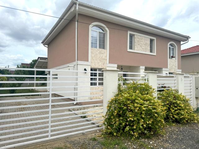 Duplex 4 camere in cartier Europa Mosnita Noua