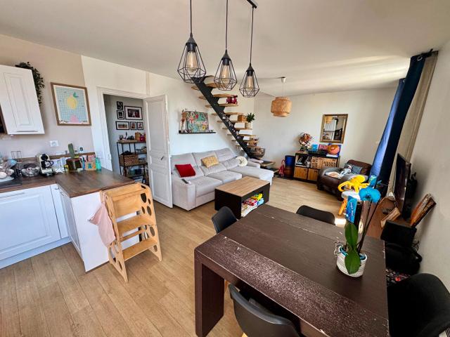 DUPLEX: 4 pièces, 3 chambres Secteur Merlan Jardin de 130m2
