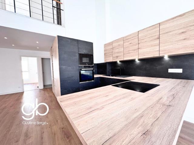 Duplex 4 pièces terrasse, parking et quai privatif Cap d'A