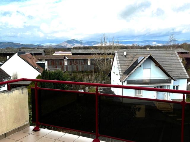 Duplex 53 m2 lumineux avec terrasse, garage et cave Kogenh