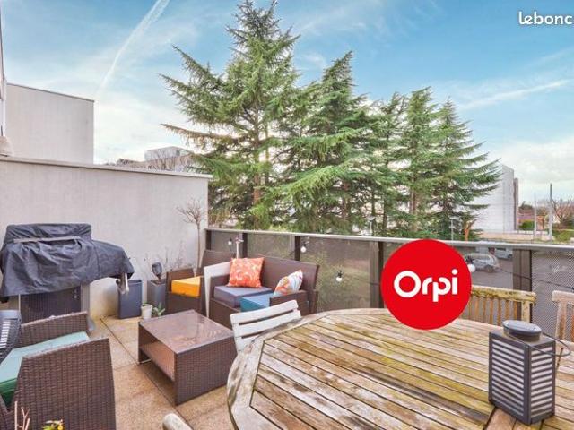 Duplex 5 pièces 111 m²