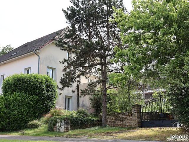 Duplex 5 pièces 137 m²