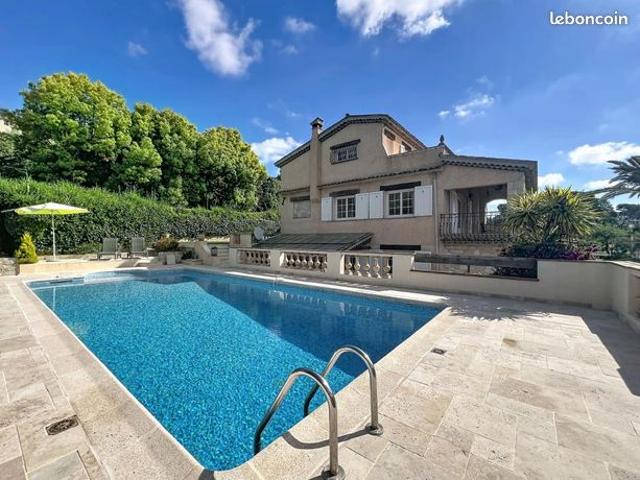 Duplex 5 pièces 151 m²