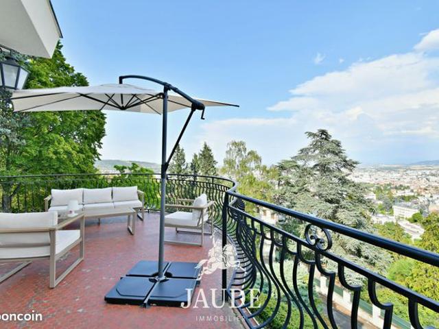 Duplex 5 pièces 202 m²