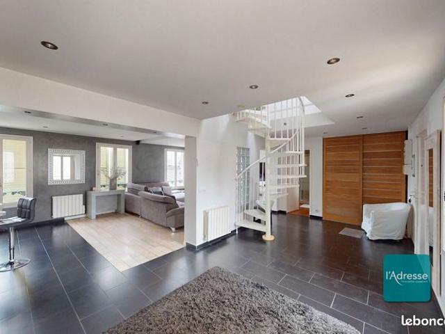 Duplex 6 pièces 134 m²