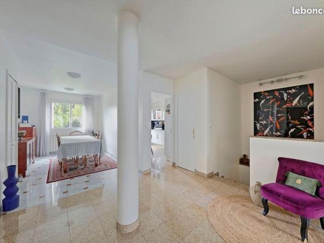 Duplex 6 pièces 145 m²