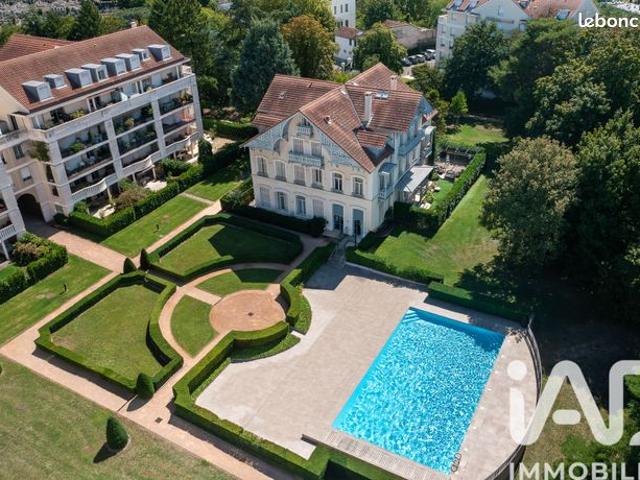 Duplex 6 pièces 209 m²