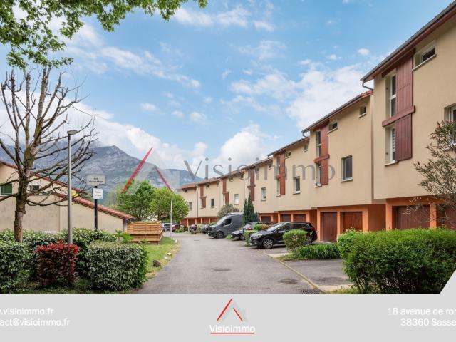 Duplex 78 m2 avec grande terrasse à Sassenage
