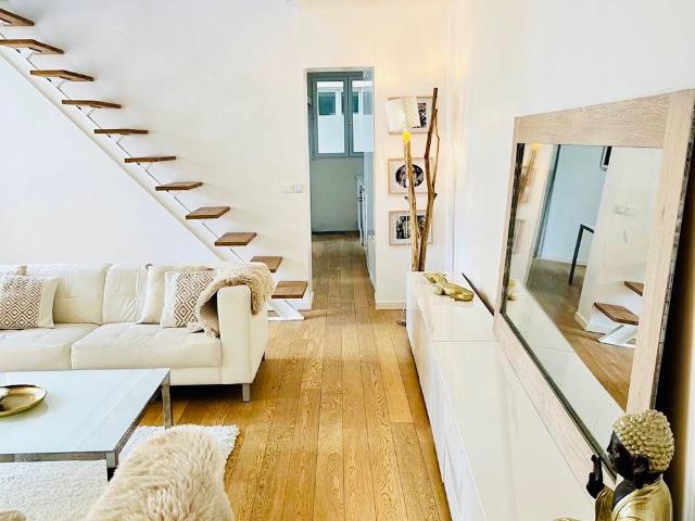 Duplex 80 m² calme et lumineux au coeur de Barbes