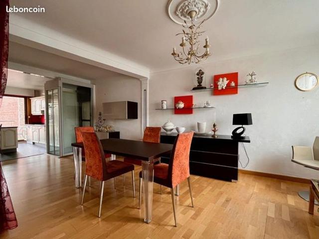 Duplex 8 pièces 157 m²
