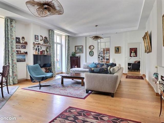 Duplex 8 pièces 210 m²