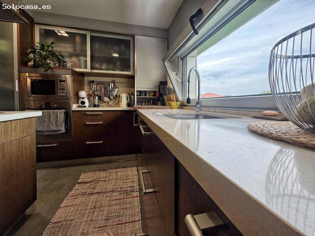 Dúplex con luz, diseño moderno y espacio a un paso del encanto de O Grove