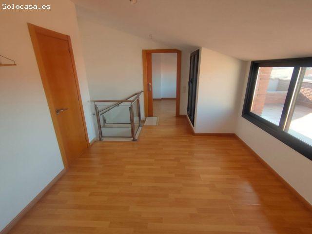 DUPLEX CON PARQUING EN VENTA