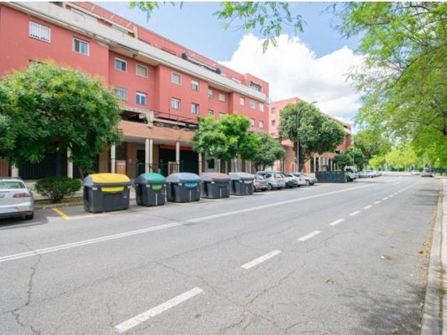 Dúplex con terraza al lado de Fibes