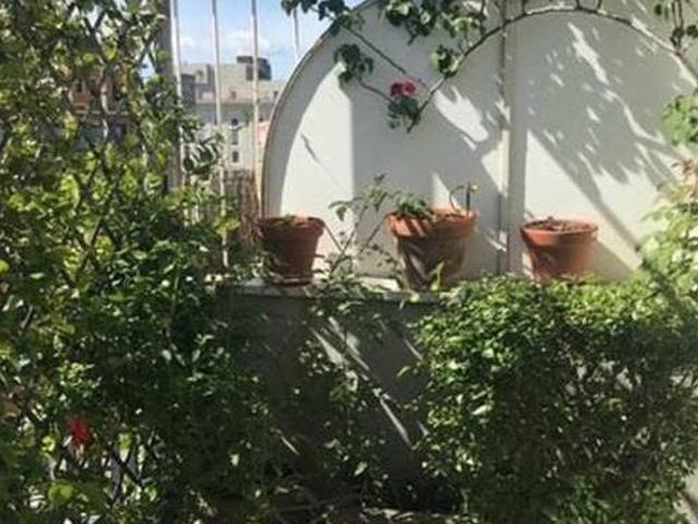 Dúplex con terraza de dos dormitorios al lado del Bernabeu